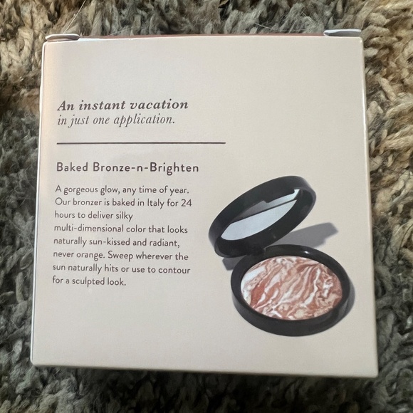 Laura Geller Baked bronze-n-brighten multipurpose bronzer shade medium new box - Picture 2 of 4